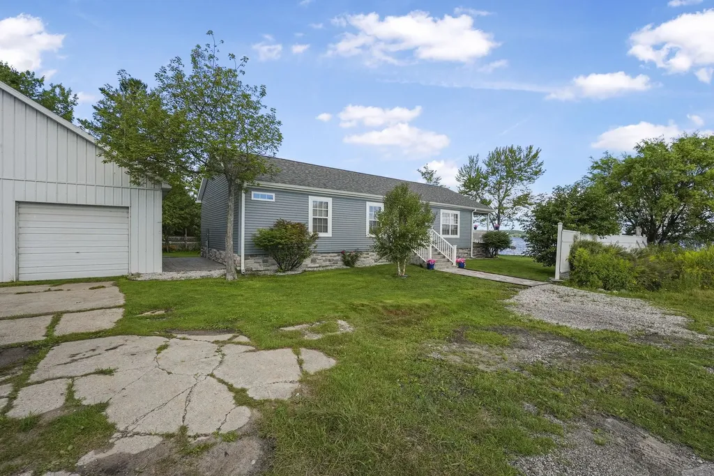 9850 S Perrins Landing Drive Solon Township MI 49684