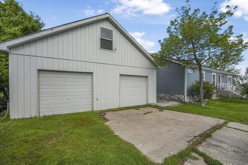 9850 S Perrins Landing Drive Solon Township MI 49684