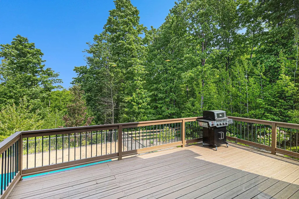 5575 M 72 Clearwater Township MI 49690