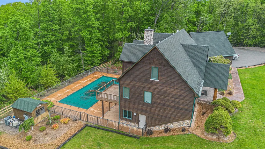 5575 M 72 Clearwater Township MI 49690