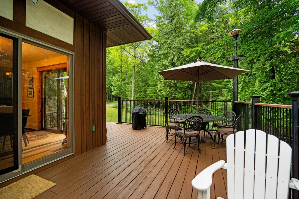 7135 E Birch Point Road Elmwood Charter Township MI 49684