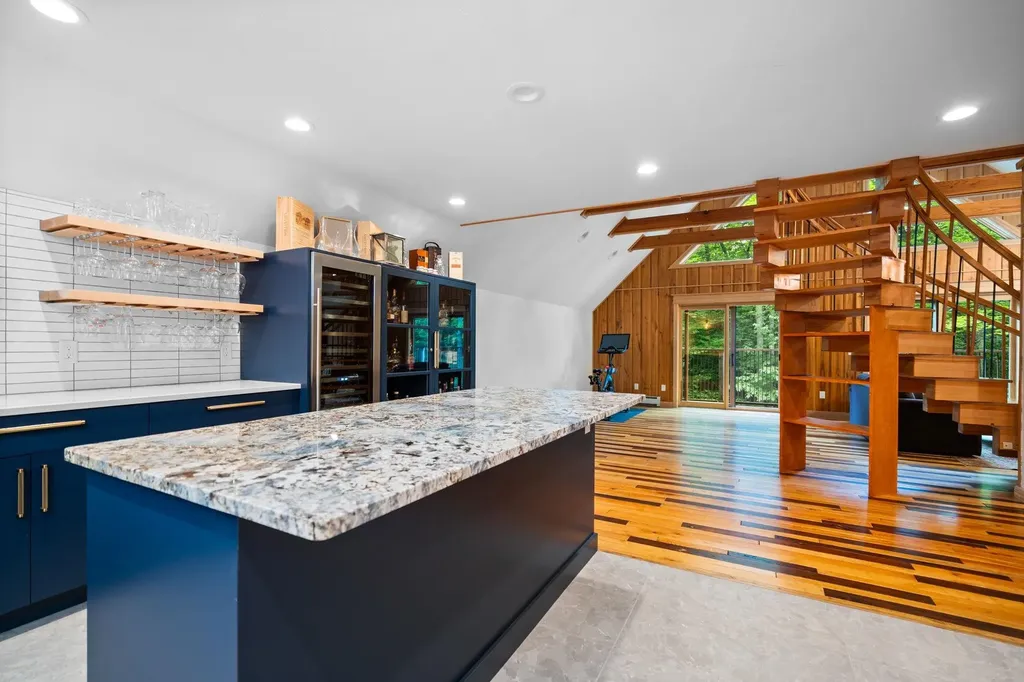 7135 E Birch Point Road Elmwood Charter Township MI 49684