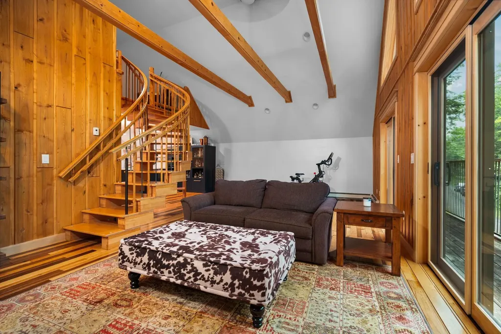 7135 E Birch Point Road Elmwood Charter Township MI 49684