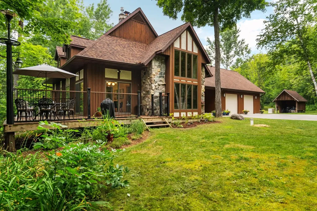 7135 E Birch Point Road Elmwood Charter Township MI 49684