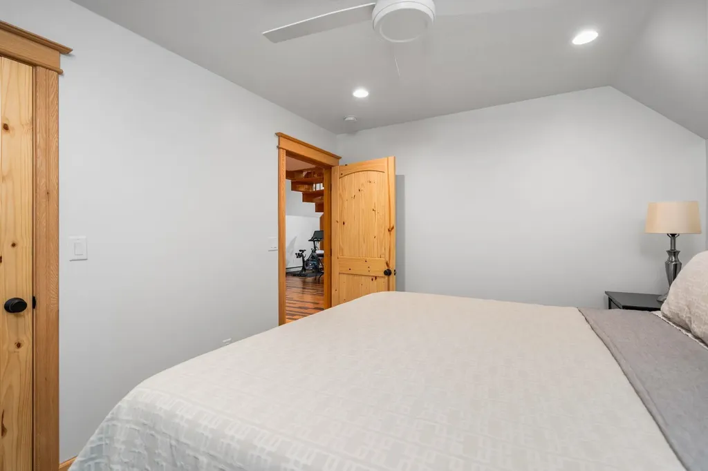 7135 E Birch Point Road Elmwood Charter Township MI 49684