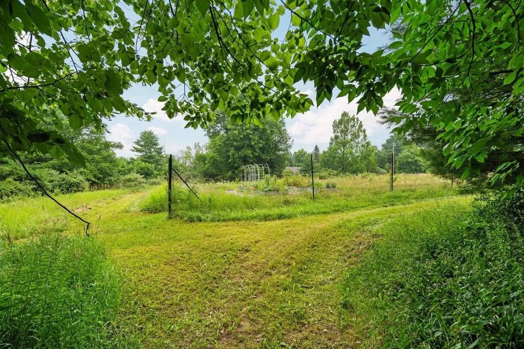 7135 E Birch Point Road Elmwood Charter Township MI 49684