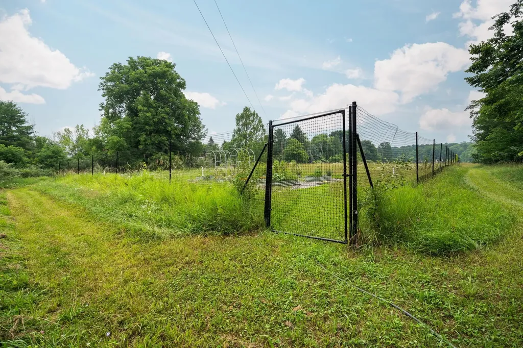 7135 E Birch Point Road Elmwood Charter Township MI 49684