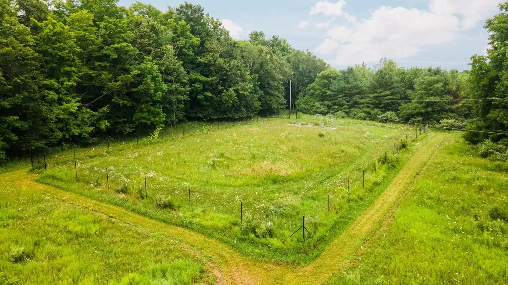7135 E Birch Point Road Elmwood Charter Township MI 49684