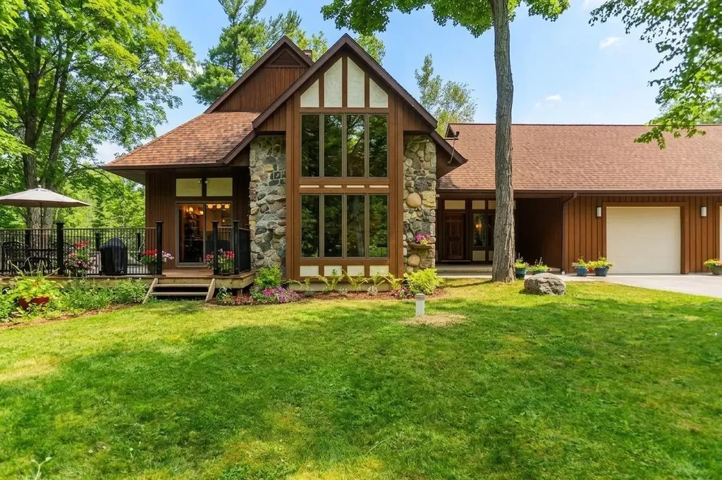 7135 E Birch Point Road Elmwood Charter Township MI 49684