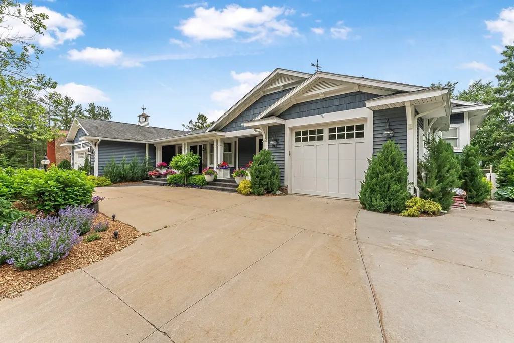 6709 E Wilderness Drive Wawatam Township MI 49701