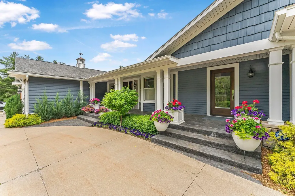 6709 E Wilderness Drive Wawatam Township MI 49701