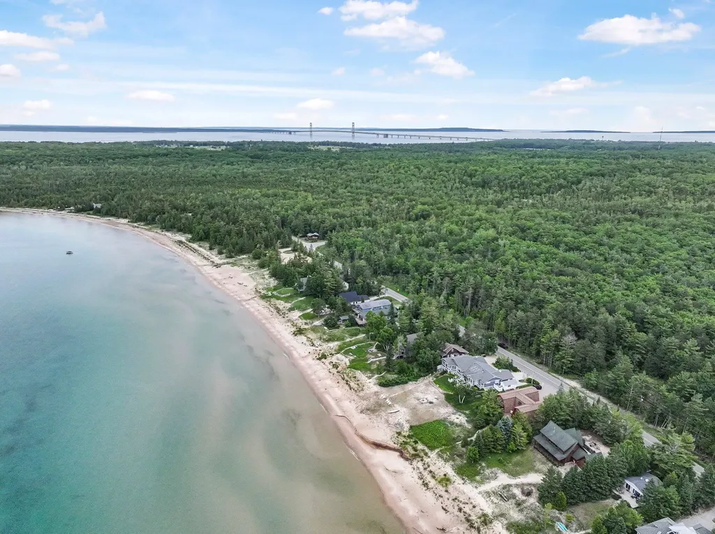 6709 E Wilderness Drive Wawatam Township MI 49701