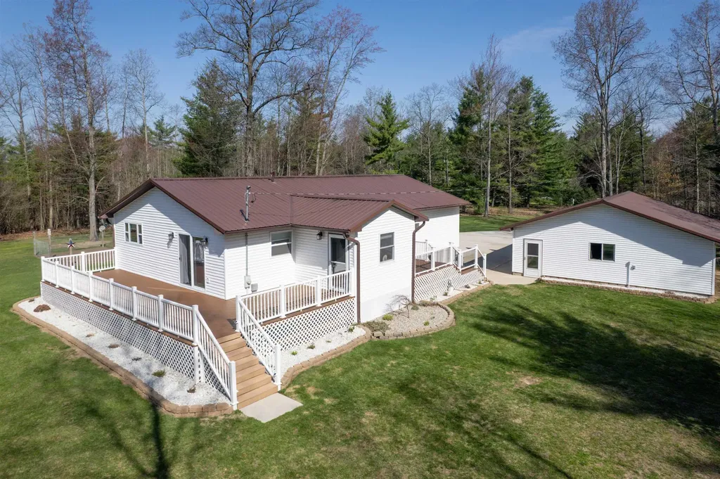 6622 Walton Road Fife Lake Township MI 49649