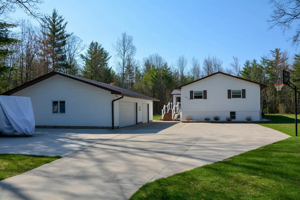 6622 Walton Road Fife Lake Township MI 49649