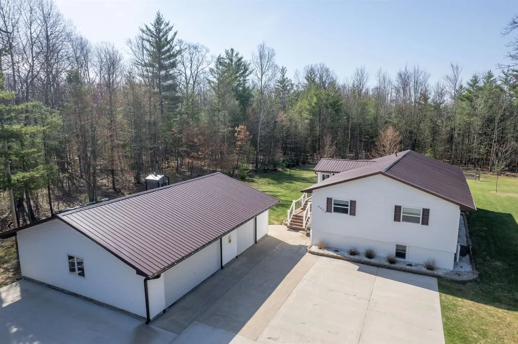 6622 Walton Road Fife Lake Township MI 49649
