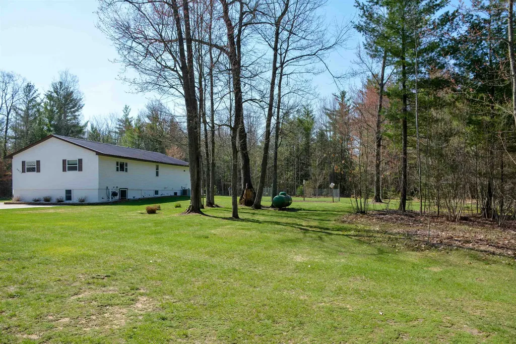 6622 Walton Road Fife Lake Township MI 49649