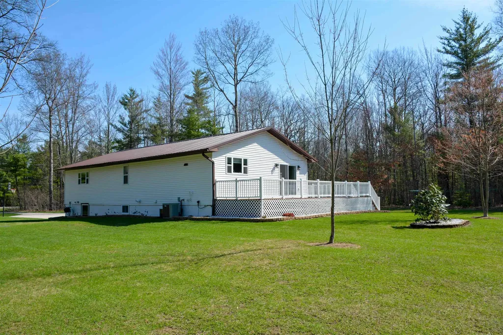 6622 Walton Road Fife Lake Township MI 49649