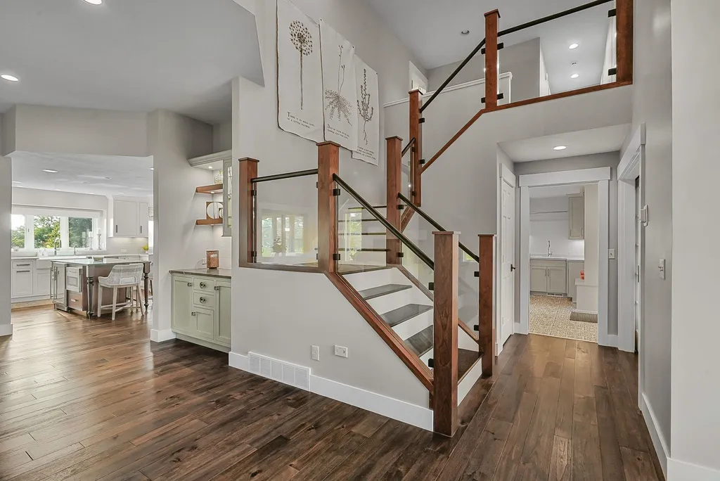 9546 Eastridge Drive Peninsula Township MI 49686