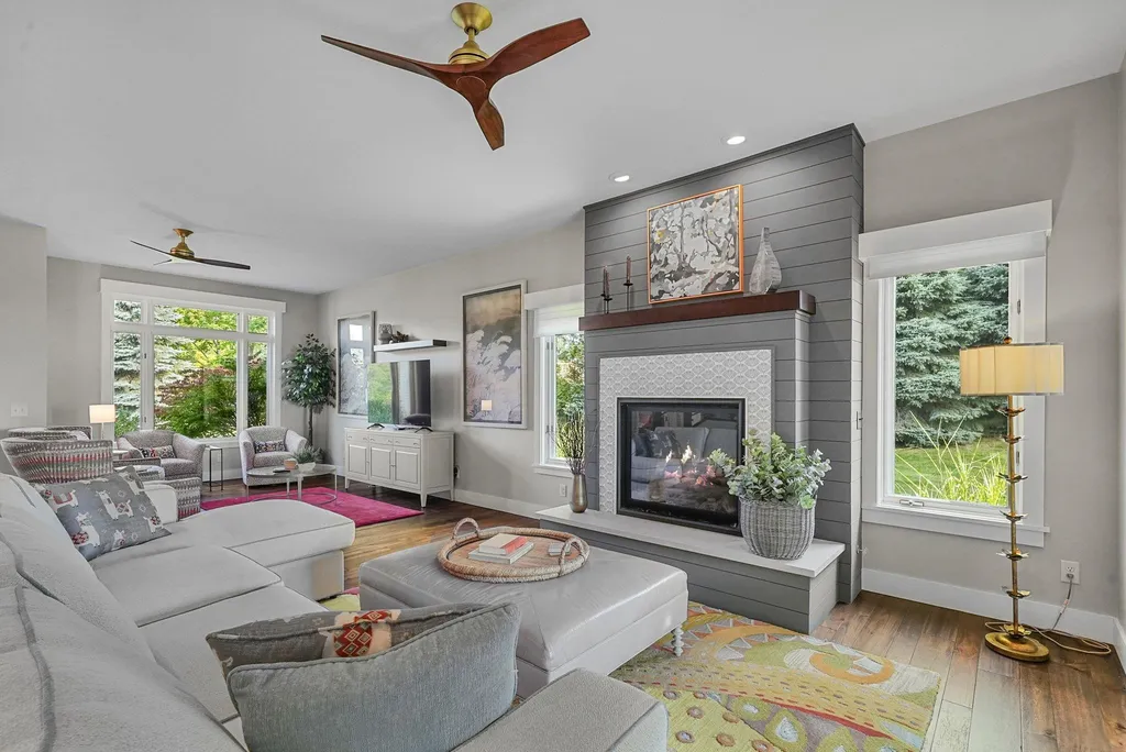 9546 Eastridge Drive Peninsula Township MI 49686
