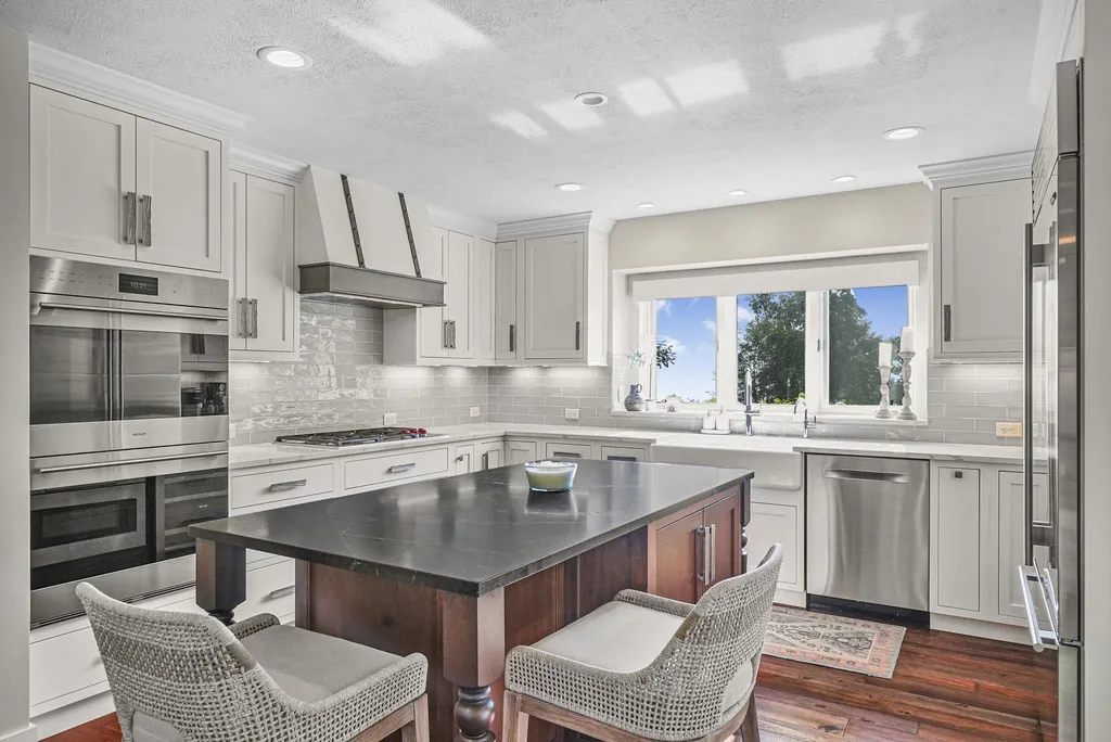 9546 Eastridge Drive Peninsula Township MI 49686