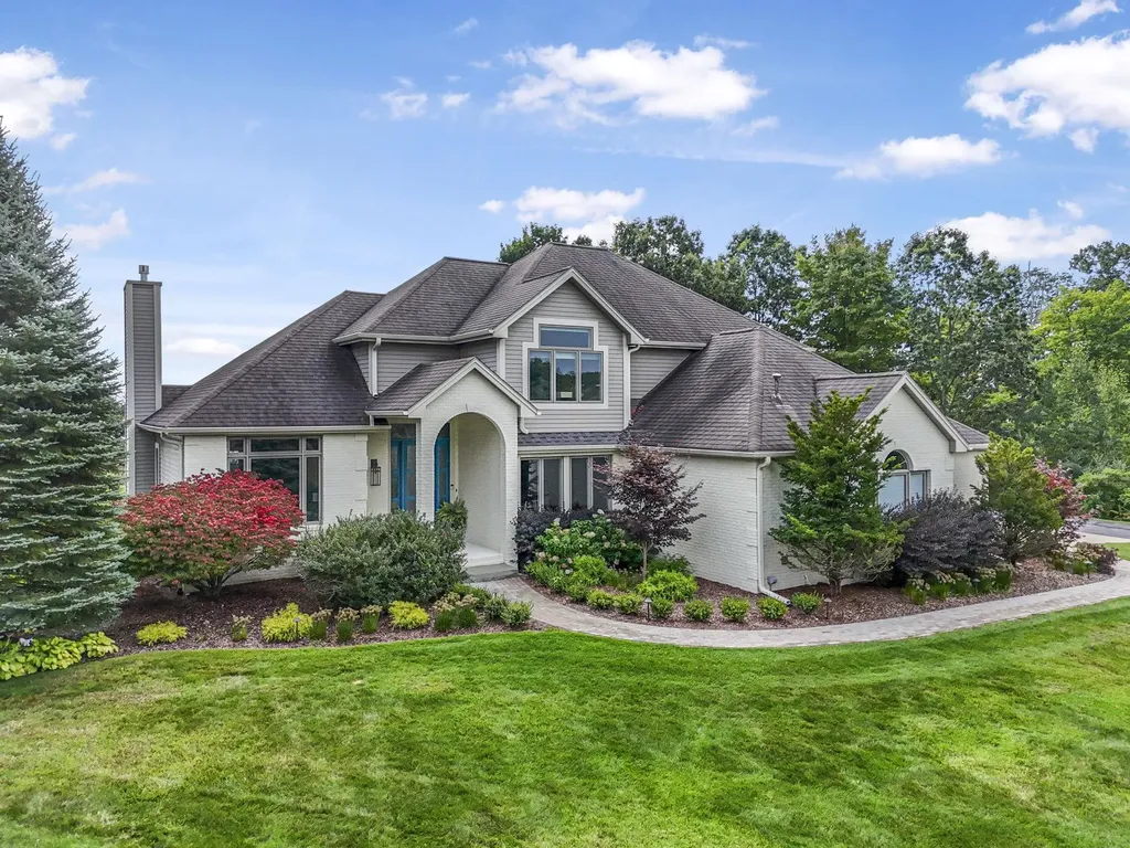 9546 Eastridge Drive Peninsula Township MI 49686