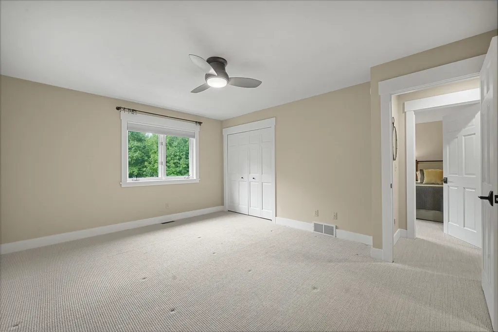9546 Eastridge Drive Peninsula Township MI 49686