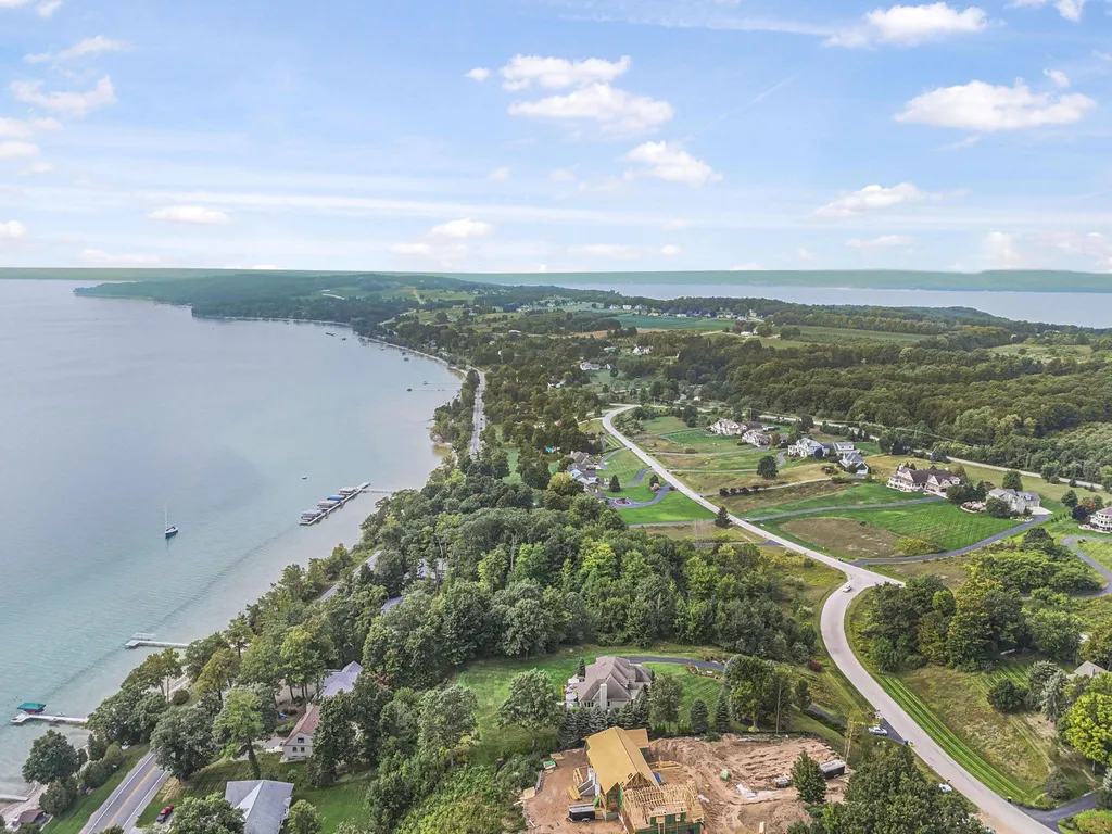 9546 Eastridge Drive Peninsula Township MI 49686