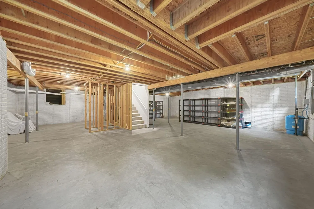 9546 Eastridge Drive Peninsula Township MI 49686