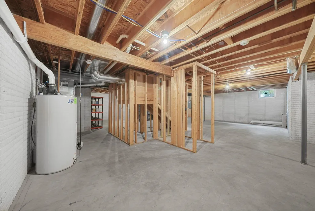 9546 Eastridge Drive Peninsula Township MI 49686
