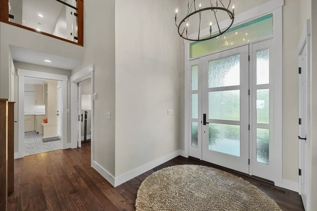 9546 Eastridge Drive Peninsula Township MI 49686