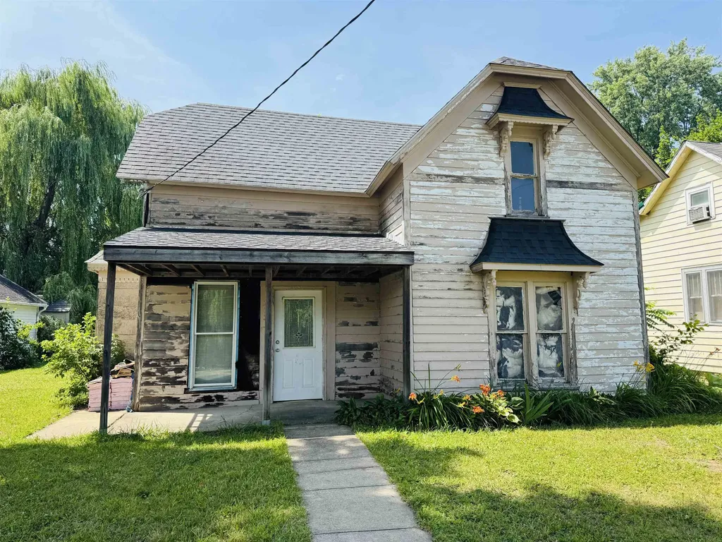213 N Pine Street Lake City City MI 49651
