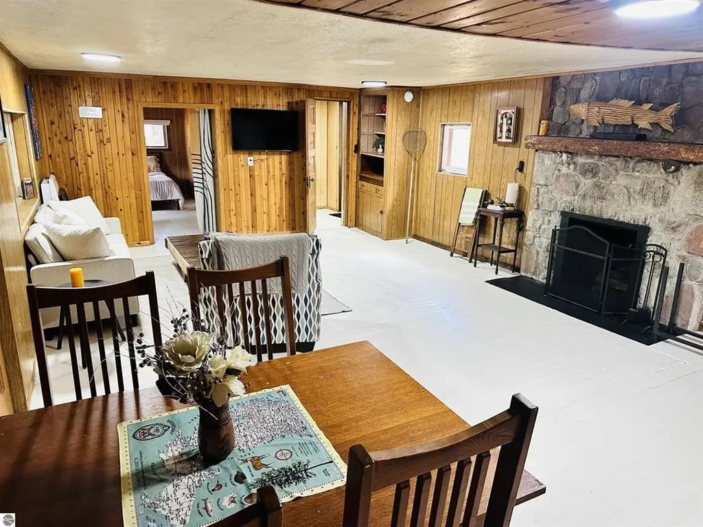 2706 Newatch Avenue Grayling Charter Township MI 49738
