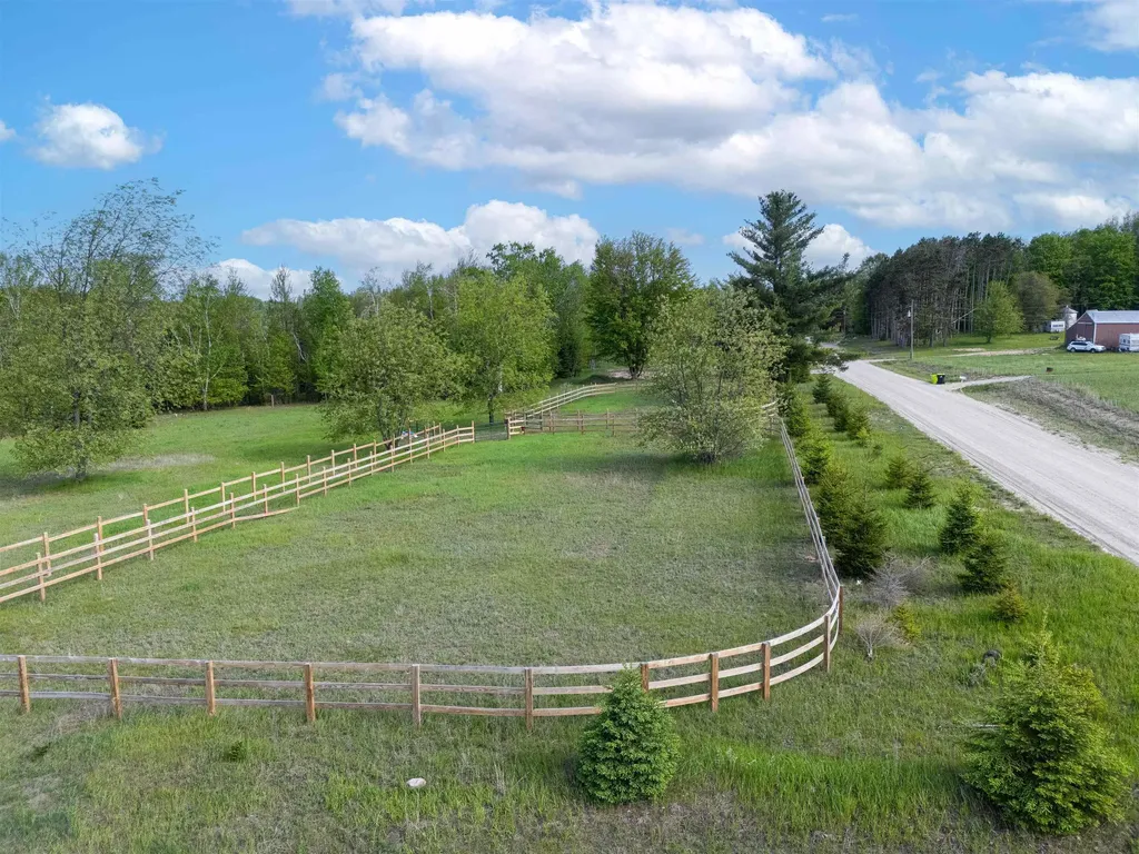 000 Bennett Road Acme Township MI 49690