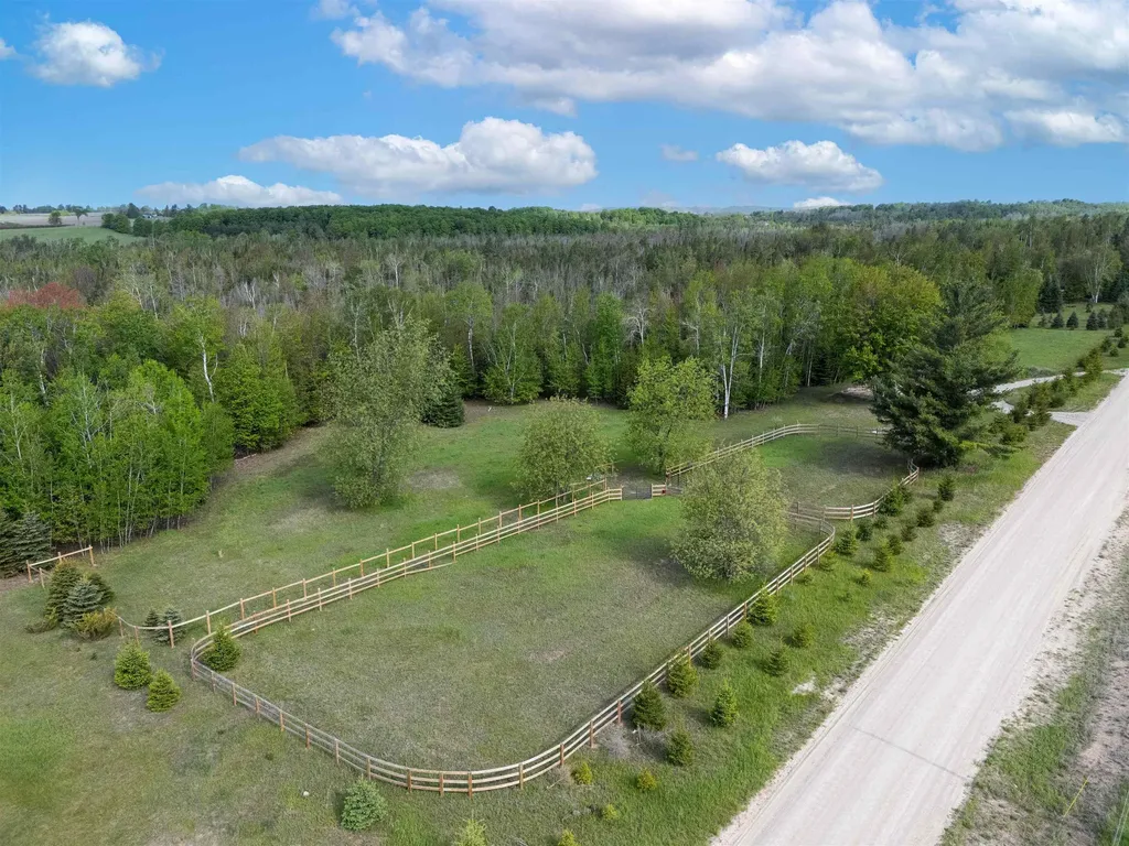 000 Bennett Road Acme Township MI 49690