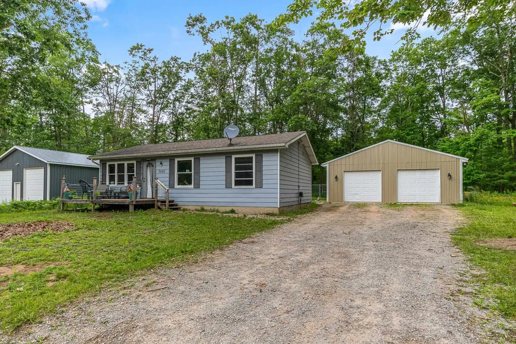 7690 Arrowroot Hayes Township MI 49735