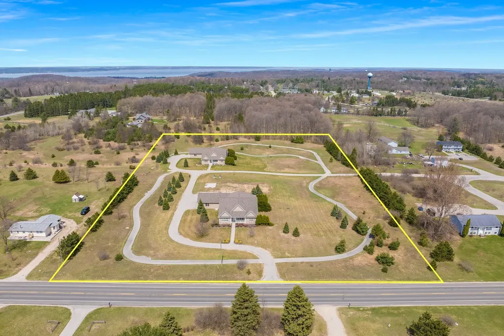 3255 Mahoney Drive East Bay Township MI 49686
