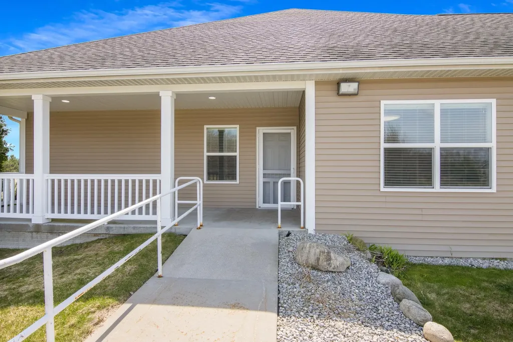 3255 Mahoney Drive East Bay Township MI 49686