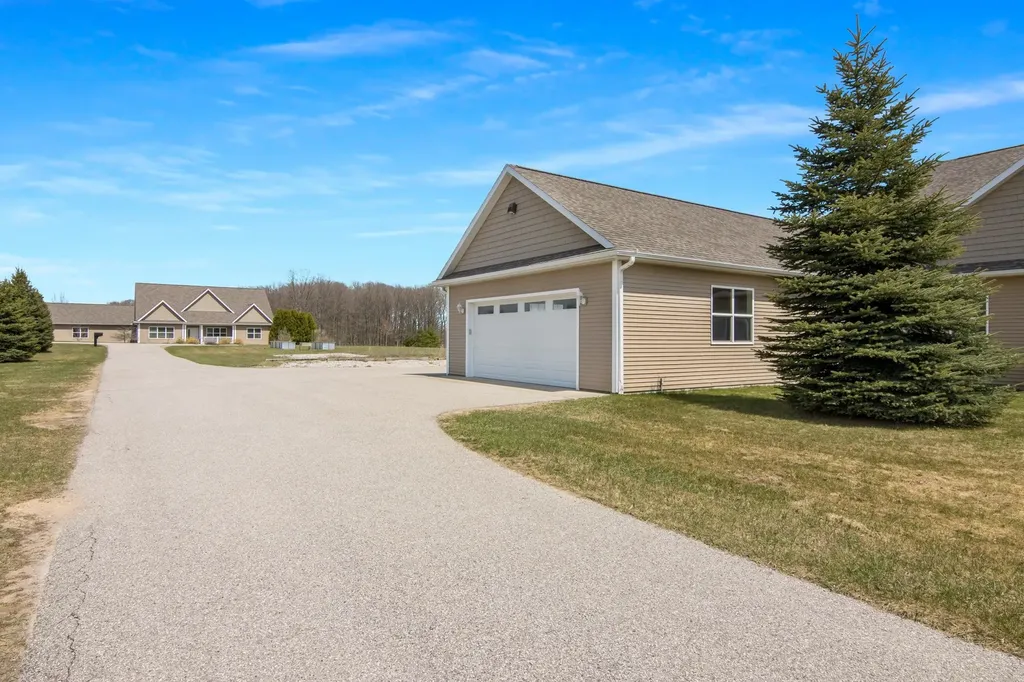 3255 Mahoney Drive East Bay Township MI 49686