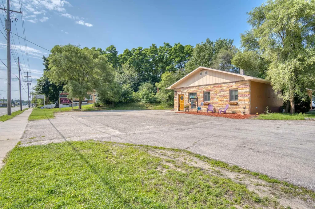 695 N 1st Street Harrison City MI 48625