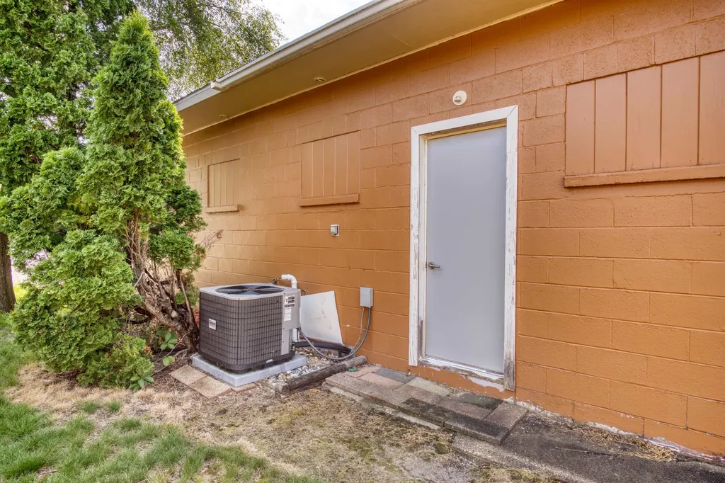 695 N 1st Street Harrison City MI 48625