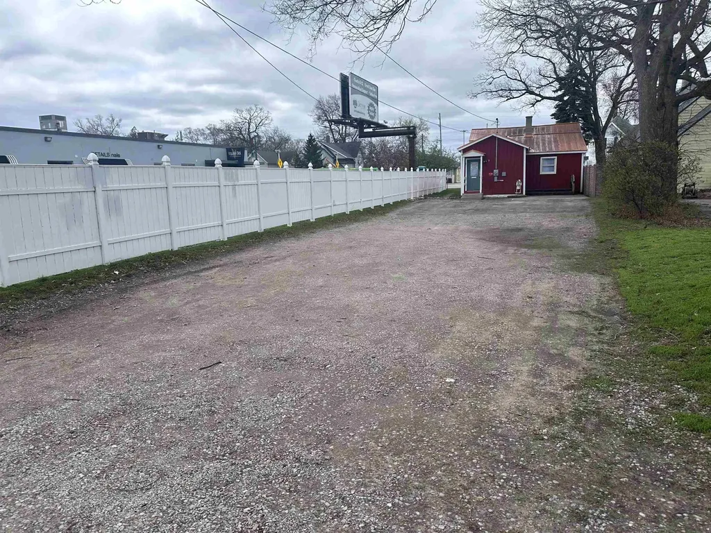 517 E Eighth Street Traverse City City MI 49686