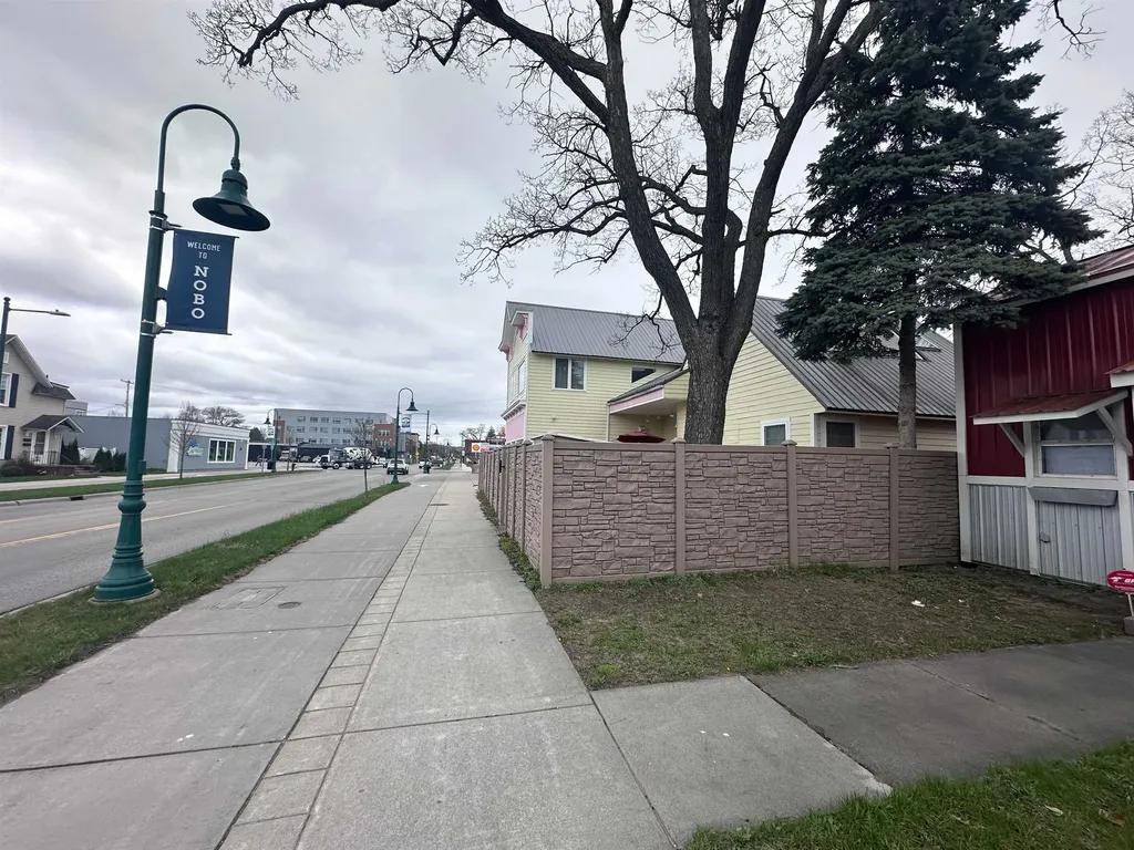 517 E Eighth Street Traverse City City MI 49686