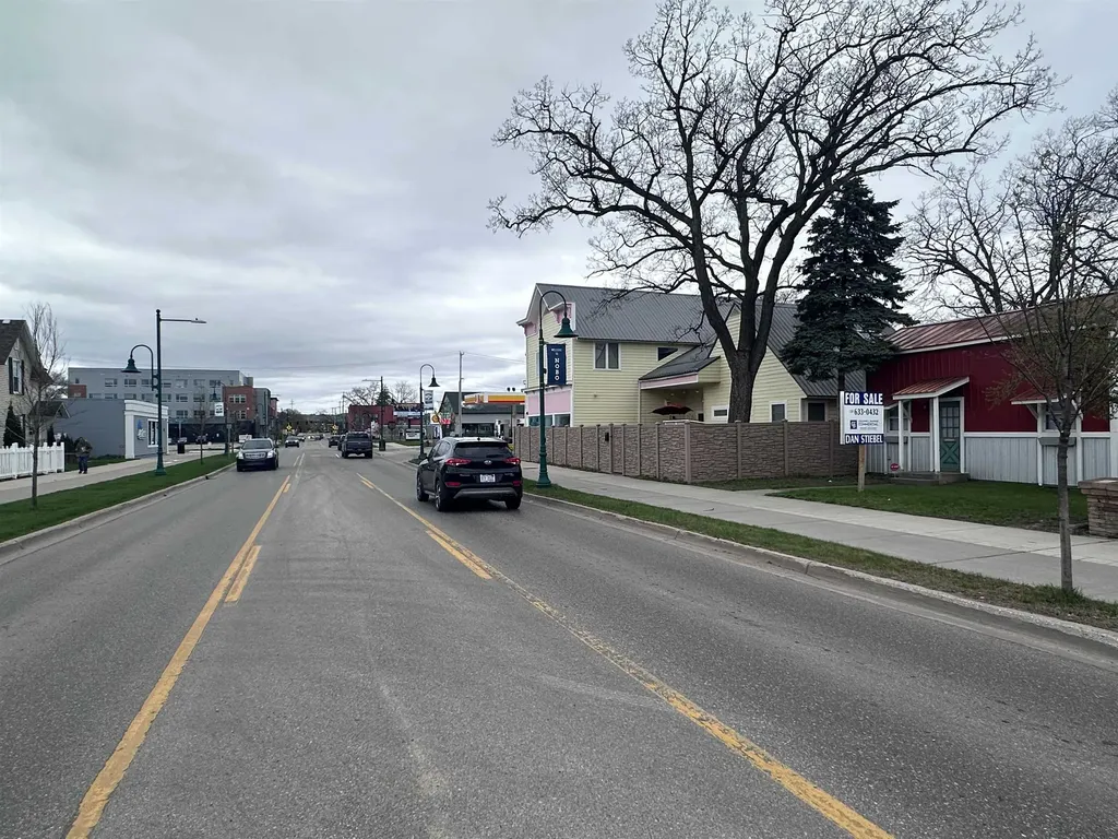 517 E Eighth Street Traverse City City MI 49686