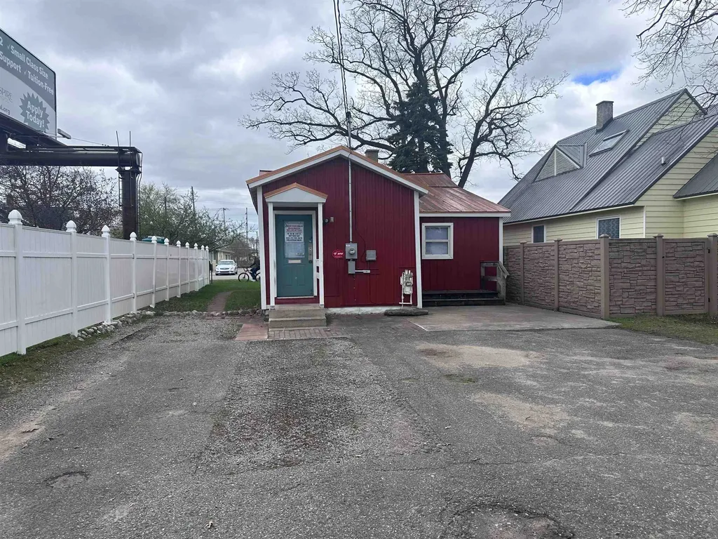 517 E Eighth Street Traverse City City MI 49686