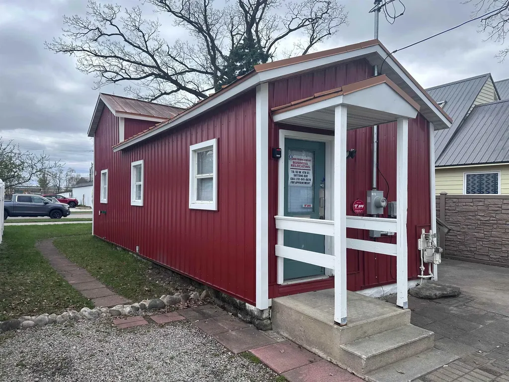 517 E Eighth Street Traverse City City MI 49686