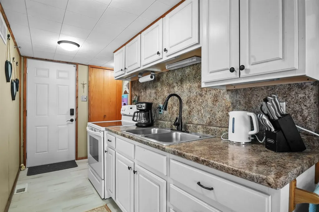 2183 N Manitou Trail Caldwell Township MI 49651