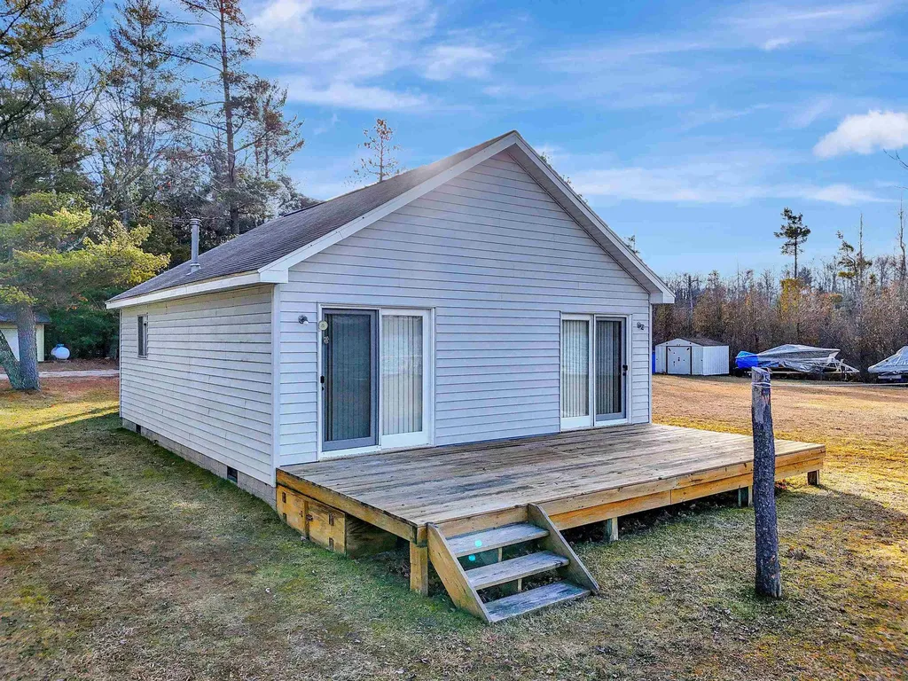 2183 N Manitou Trail Caldwell Township MI 49651