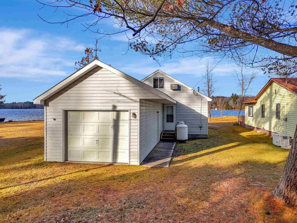 2183 Wenonah Trail Caldwell Township MI 49651