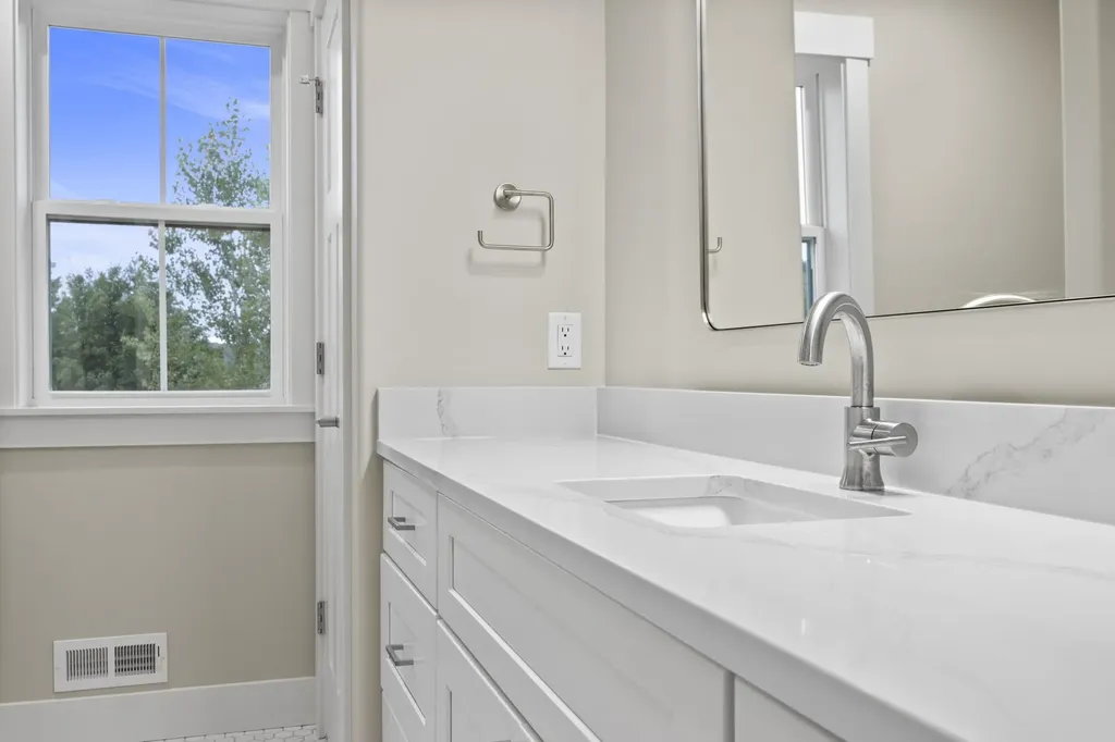 10708 Shrewbury Street Traverse City City MI 49684