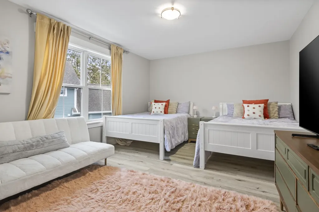 10708 Shrewbury Street Traverse City City MI 49684